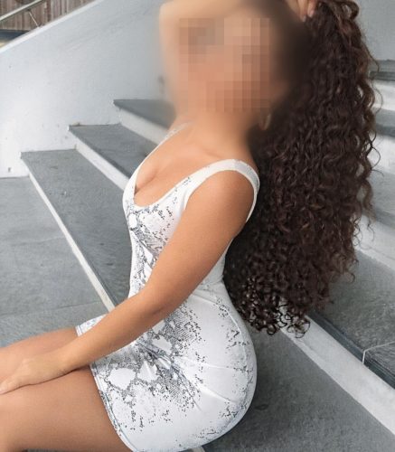 Ateşli masöz hatun Ferhunde