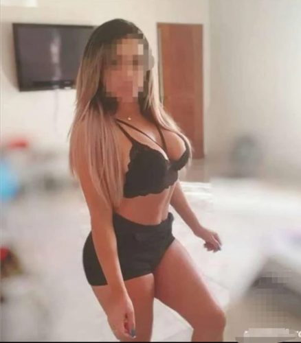 Çekici beyaz tenli hatun Raziye