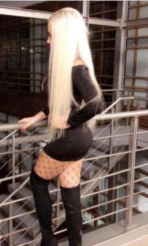 Çekici oral yapan escort Ekim