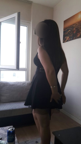 Evinde Görüşen Sara ve Sabina