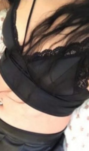 Güzel beyaz tenli hatun Lerzan