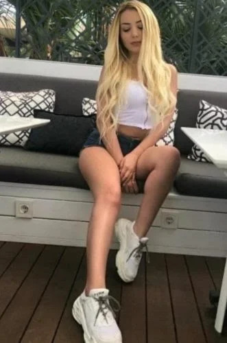 Güzel kumral kadın Hazal