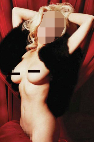 Sarı saçlı Sexy Ateş