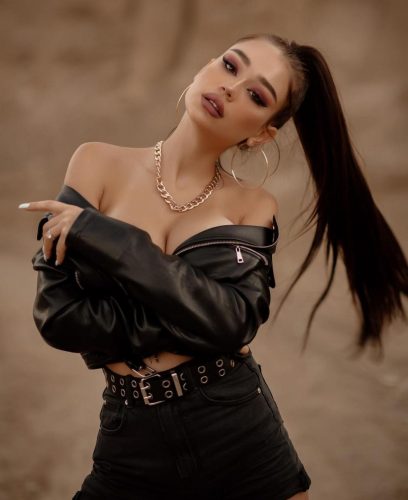 Seksi eve gelen hanım Aliye