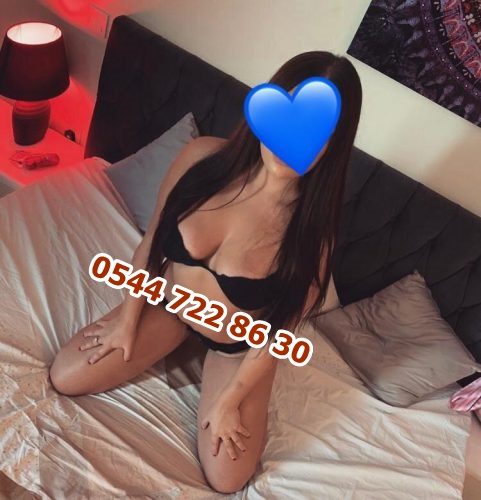 Şımarık sarışın bayan Aylin