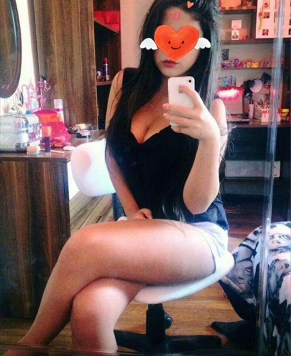 Yeşil Göz renkli Kızgın Sıla 